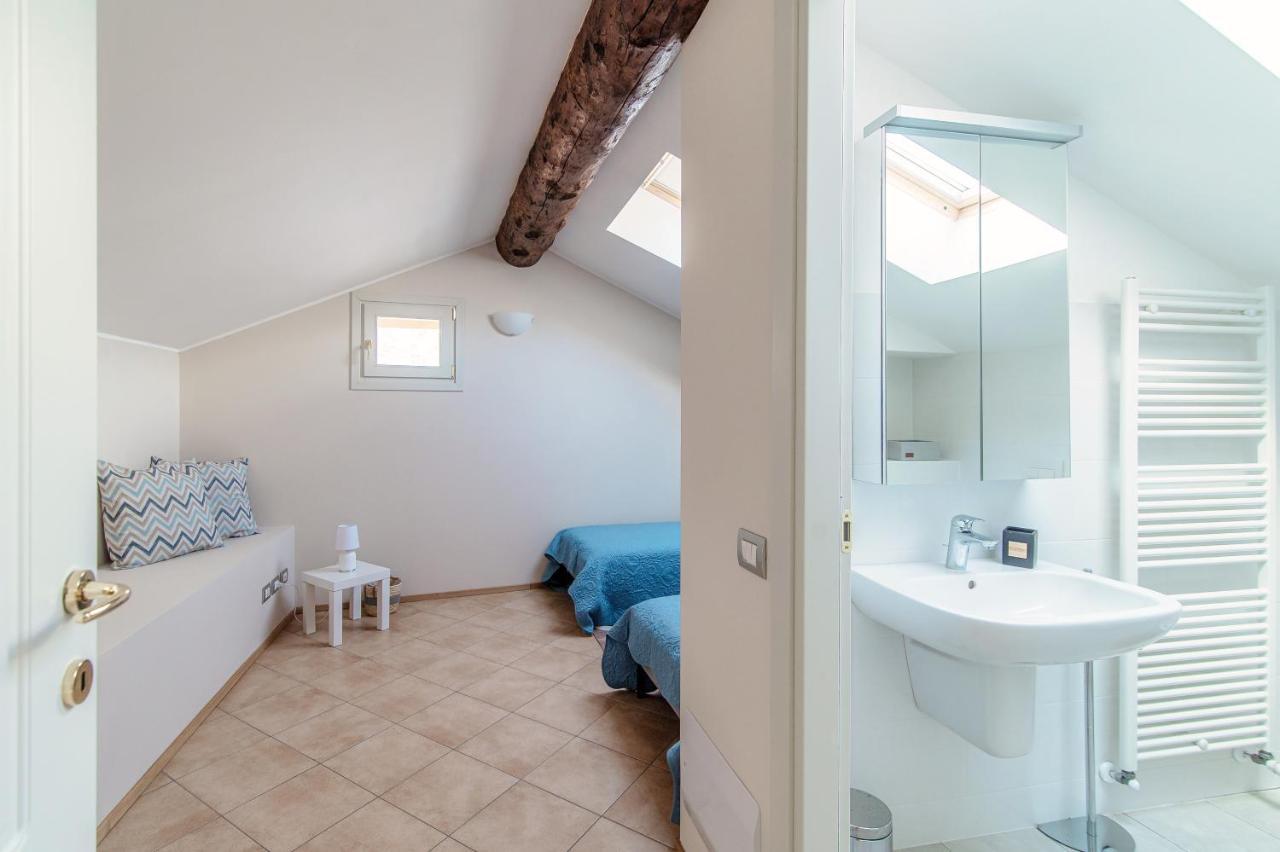 Sky Attic 72 - The House Of Travelers Apartment โกโม ภายนอก รูปภาพ